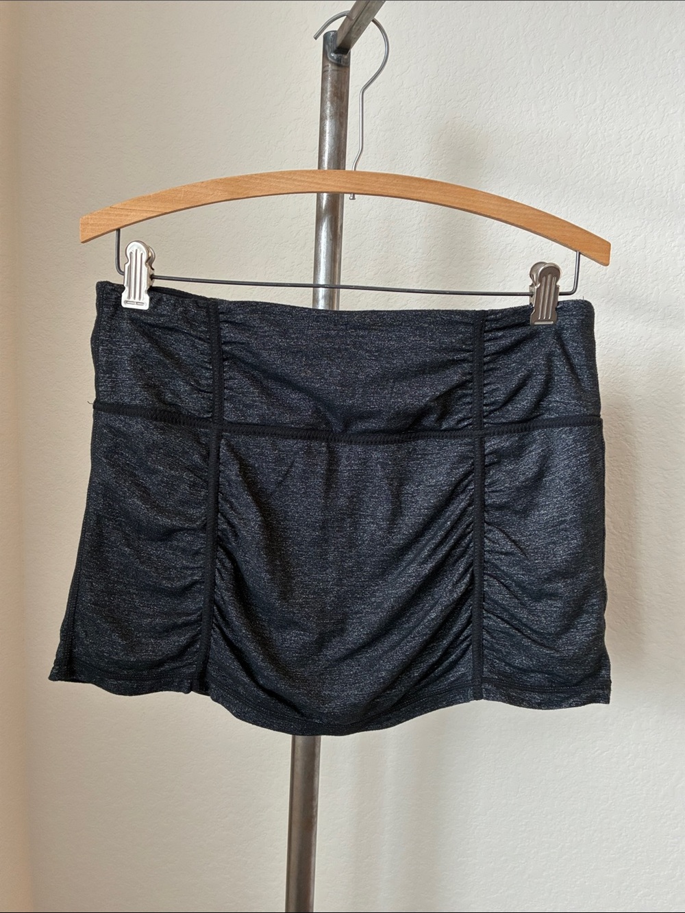 Athleta sz M Heather Grey Black Skort Athletic Workout Tennis Golf
